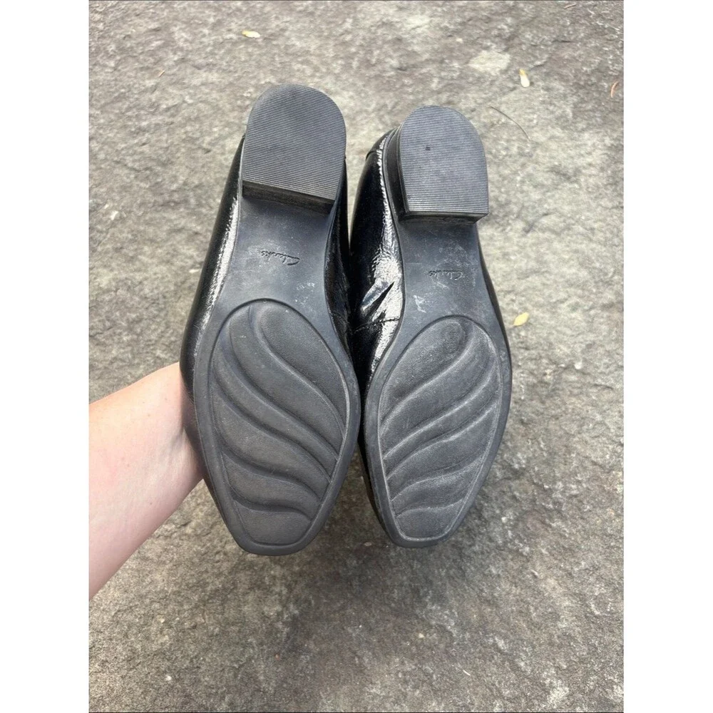 Clarks Women's Black Patent Leather Slip-On Loafers 6 Wide